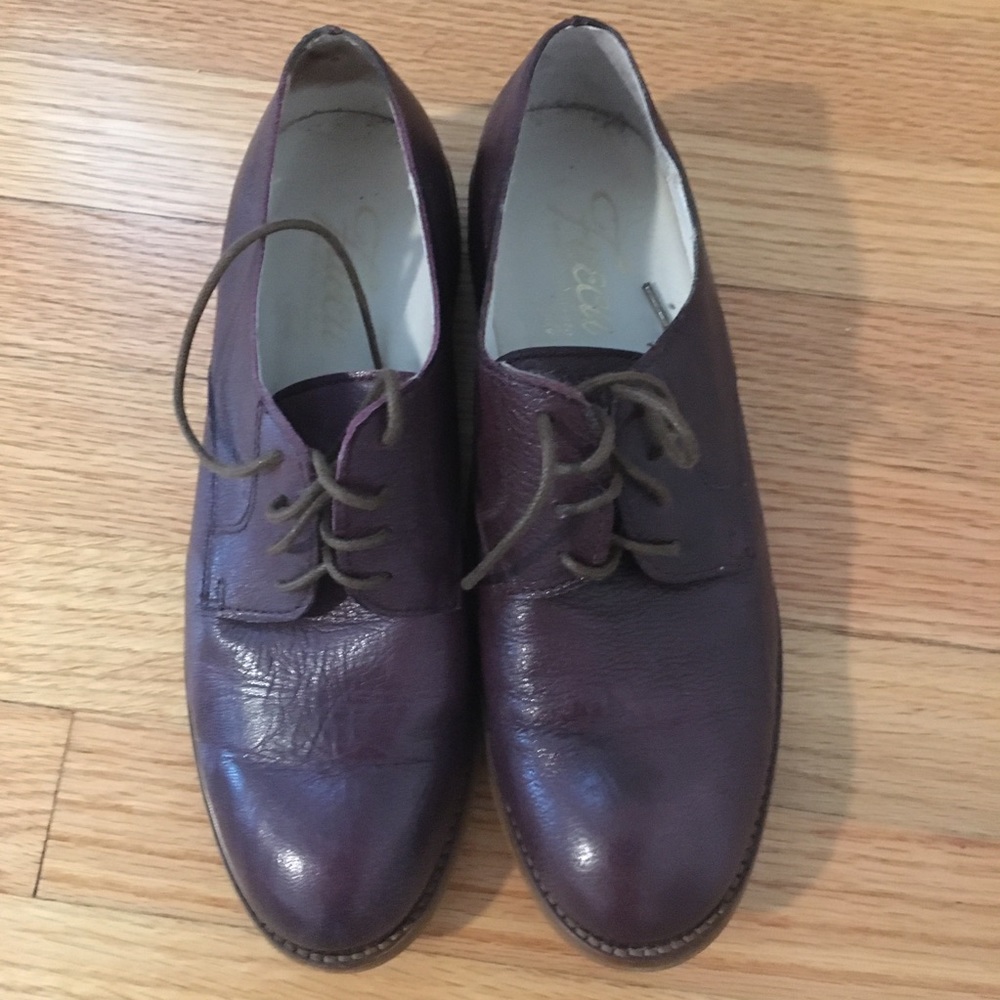 Purple Oxford style leather shoes